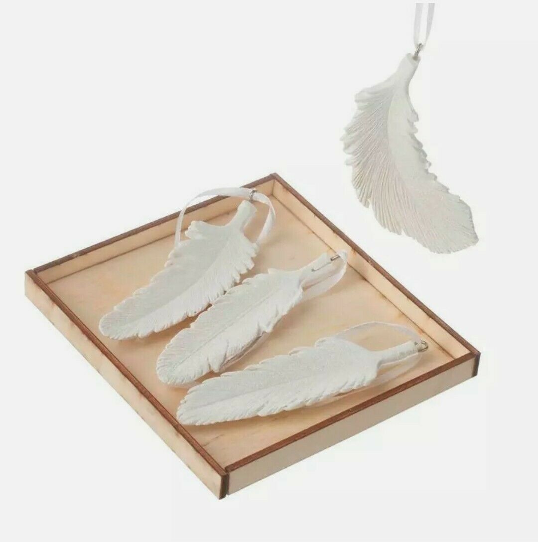 Set of 4 Feather Hangers, 9.5cm